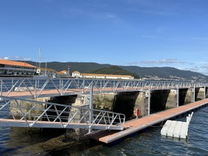 Reconocimiento por el resultado de la renovación de la explanada principal de la Escuela Naval de Marín