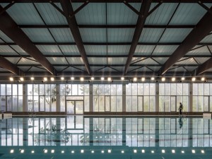 The Santa Isabel Sports Complex improves accessibility and energy efficiency.
